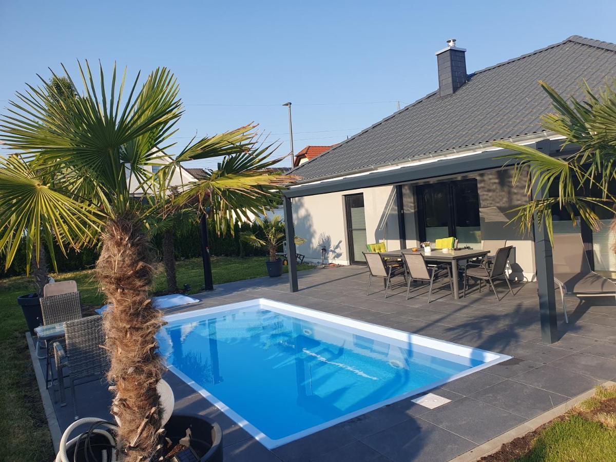 Grosszuegige Unterkunft Mit Terrasse Oberbrechen Exterior photo