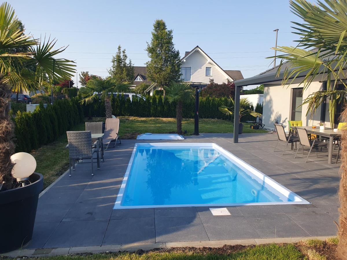Grosszuegige Unterkunft Mit Terrasse Oberbrechen Exterior photo